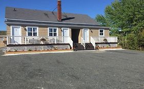 Cheticamp Outback Inn